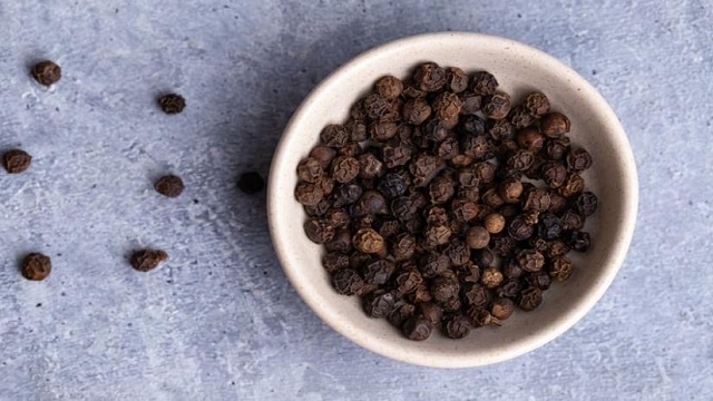 Health benefits of Black Pepper Water: Helps in weight loss, improves skin texture and many more
